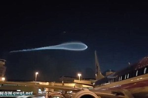 美國邁阿密機場驚現超大UFO 險撞飛機(組圖)