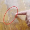 家裡木地板有很多刮痕？教你「3個修復小妙招」，地板鋥亮又光滑！