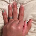 丈夫左手小指塗了指甲油 背後真相感動數萬網友！