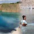 明知美麗「藍寶石」湖泊有毒，「遊客」還是硬要下水，他們的下場太慘了！