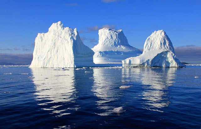 iceberg-471549_640.jpg