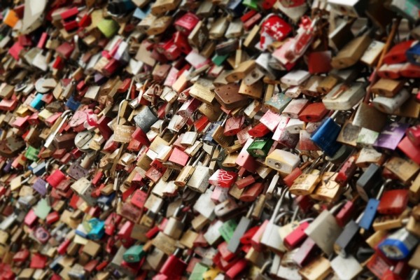 castle-love-love-locks-loyalty-padlocks-promise.jpg