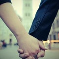 ［心理測試］：失戀後是誰會牽起你的手?