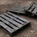 工廠最常見的「木棧板」千萬別用來放重物，90%的人都做錯了！沒想到它背後隱藏的「驚人功能」竟然是... 第三招太強了啦！