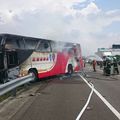 【最新】桃園機場驚傳遊覽車發生大火！火燒車造成26人死亡，沒想到車上的人竟是…