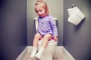 2歲半的孩子半夜自己開燈上廁所，媽媽越「懶」孩子越能幹!!