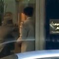 歹徒搶劫珠寶店被卡在門中，網友贊：店門的設計太聰明了！視頻/圖