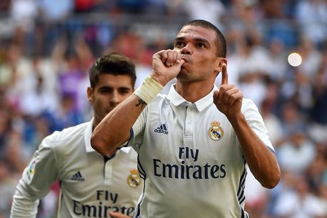 Real-Madrids-Portuguese-defender-Pepe-c.jpg