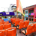只需乘搭双层观光巴士，就可以吃喝玩乐尽在槟城！