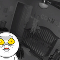 媽媽在嬰兒房偷放攝影機，居然拍到兒子被惡靈附身的影片，讓人毛骨悚然…