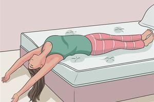 通體舒暢！「睡前瑜珈」躺在床上就能做，只要10分鐘，才一個禮拜就有感覺！