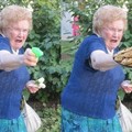 一張「奶奶玩水槍」照片被網友瘋狂神改，奶奶表情太有戲了！笑死ＸＤ