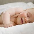 寶寶在睡覺的時候總蹬腿搖頭，這到底是怎麼了？