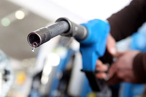 油價緩漲機制分3階段吸收 下週油價即可適用