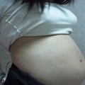 單身妹妹突然懷孕了，她哭著跑來我們家，告訴我她懷的是誰的孩子！