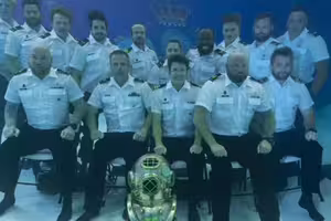 海軍拍畢業結訓照 細看才發現「很不對勁」!過程曝光 海軍拍畢業結訓照 細看才發現「很不對勁」!過程曝光