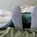 千萬不要再「穿襪子」睡覺了，90%的人全搞錯了！沒想到「這個睡覺」竟然會....快告訴給你的家人知道！