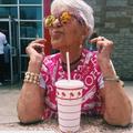 她87歲卻活的像17歲，每天160萬粉絲看她享受生活