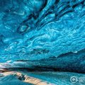 一種令人窒息的藍色美 法國攝影師鏡頭下的神秘冰洞 