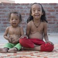 印度這對姊弟罹患一種罕見疾病使他們「一出生就比爸媽還老」。看完他們的可憐遭遇我鼻酸到不行…
