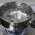 燒開水時不注意這三個問題，錯誤的煮水方式可能會致癌，一起來看看吧！！