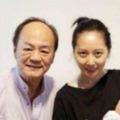 71歲狄龍舊照，曾帥過成龍，娶小11歲嬌妻，今不做大哥好多年