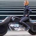BMW推出未來摩特車「號稱不用戴安全帽」！超帥「自動感應平衡器」怎麼騎都不會倒！