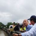 大雨不停！高雄田寮民宅進水一公尺 陳其邁韓國瑜勘災熱線謀改善對策