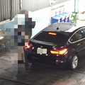 加油站免費洗車　BMW女大罵身障員工：車子都沒擦乾