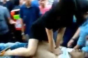 短裙女護士當眾「跨坐傷患CPR」網路爆紅！反被酸民「瘋狂嗆罵」她委屈道歉：我只是想救人....