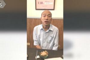 韓國瑜突襲麵店開直播　澄清「迪士尼沒跳票」