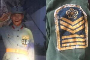 阿伯60年軍服曝光！臂章讓網友跪了