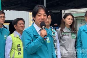 賴清德要拚新北市全壘打 陪同12立委參選人聯合登記