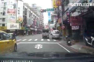 孕婦搭小黃羊水破警車緊急鳴笛開道