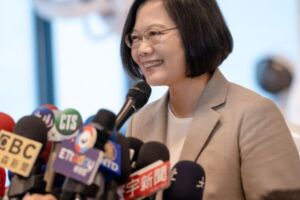 指民進黨只會放狗咬人！蔡英文嗆：柯文哲應專心市政