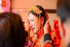 結婚時娘家退還全部彩禮，我小產爸媽提來雞蛋，婆婆將她們趕出門