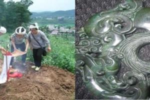 老人深居荒山10年，家人不管，去世之後我和老公給他入葬，他留下的遺物價值百萬....想不到此時某人出現了!