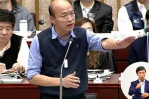 韓國瑜民調跌無關質詢？因為得罪這些人？