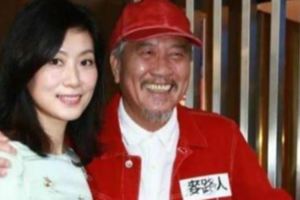 鐵漢柔情萬梓良61歲近照滿頭白髮吻嬌妻！結婚16年情比金堅