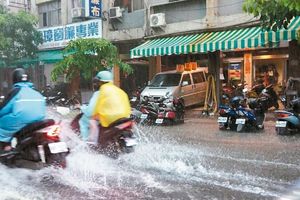 豪大雨攪局 墾丁旅宿業雪上霜