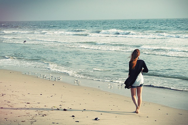 beach-woman-1149088_640.jpg