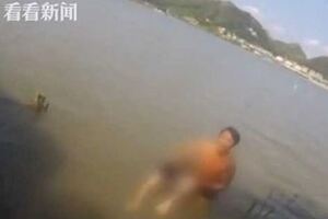 男分手怒跳湖下秒「浮水面上睡死」。傻眼！