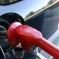 為什麼油箱的加油口有左有右？原因你真的知道嗎？就連開多年車的老司機99%都不知道