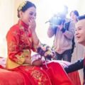 姐姐養大妹妹，妹妹結婚姐姐沒參加，收到姐夫簡訊，新郎取消婚禮！