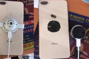 iPhone8開賣日前一天就傳出「全球首碎」玻璃背殼剝落露出電池，網友驚呼真的要戴套！