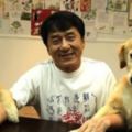 成龍寵愛家裡黃金獵犬「更甚兒子房祖名」，別人開價「一隻100萬」…他霸氣回絕「1億也不賣」！