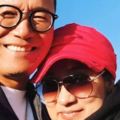 60歲苗僑偉與56歲妻子：拍撞車戲不用替身，結婚多年恩愛如初