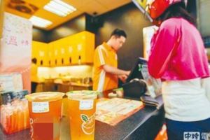 塑膠袋1元！挨批在「搶錢」飲料店員曝限塑令2種奧客