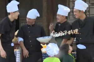 陳小春做的菜遭眾人嫌棄，Jasper雙手掩面，山雞哥又給兒子丟人了