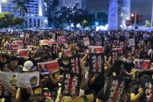 【Live】中國武警深圳集結 香港教師上午接力抗議反送中